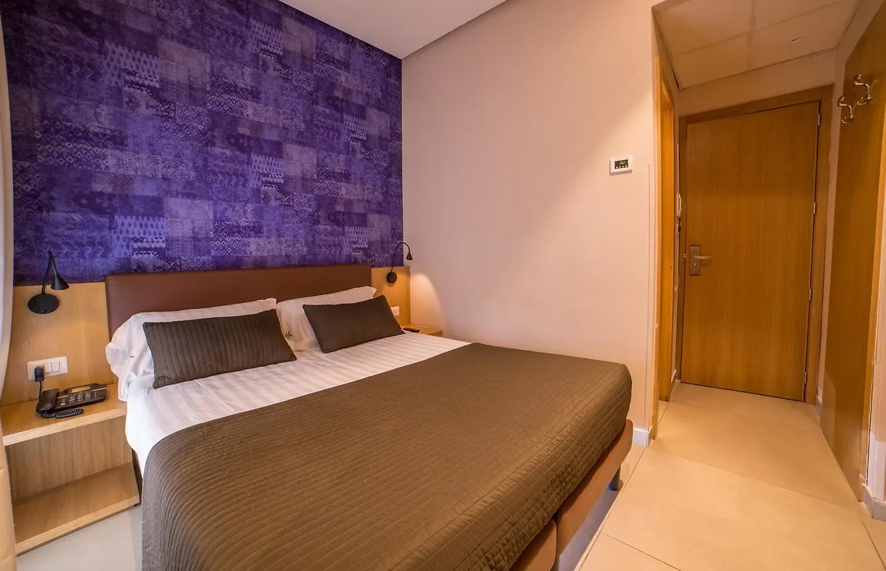 Airone Hotel Νάπολη 3*,